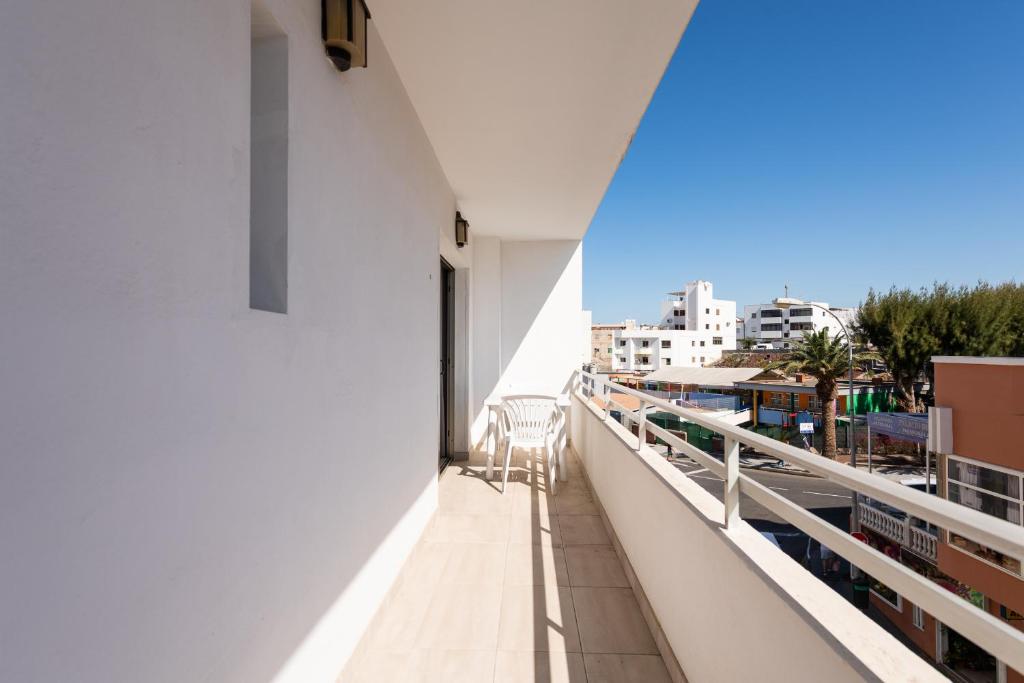 2 min Walk to Beach - Private Terrace - Some with Sea Views — 1