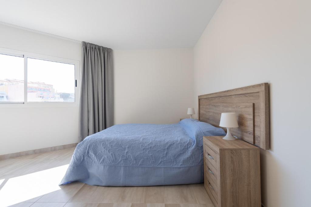 2 min Walk to Beach - Private Terrace - Some with Sea Views — 2