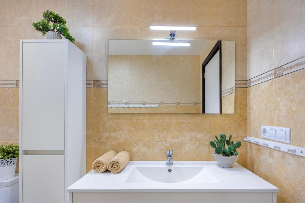 3BR Tauro Bungalow - Garden, Terrace, Sleeps 6 — 3