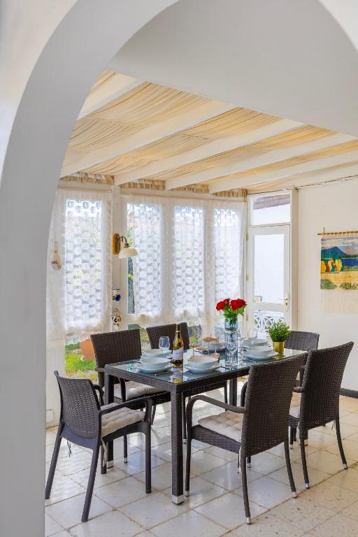 3BR Tauro Bungalow - Garden, Terrace, Sleeps 6 — 9