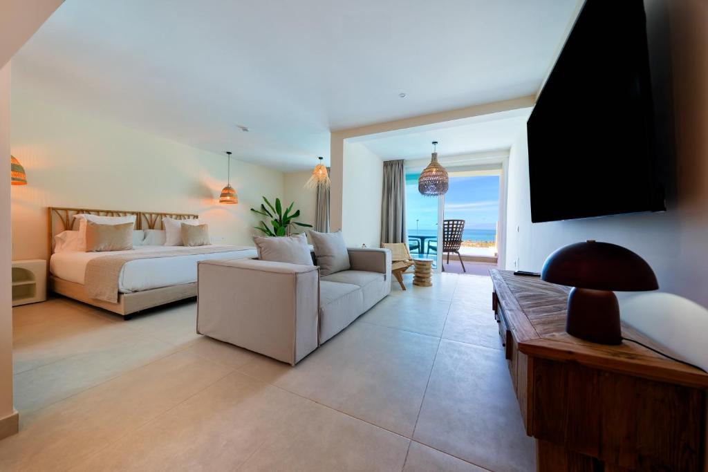 Amadores View — 2