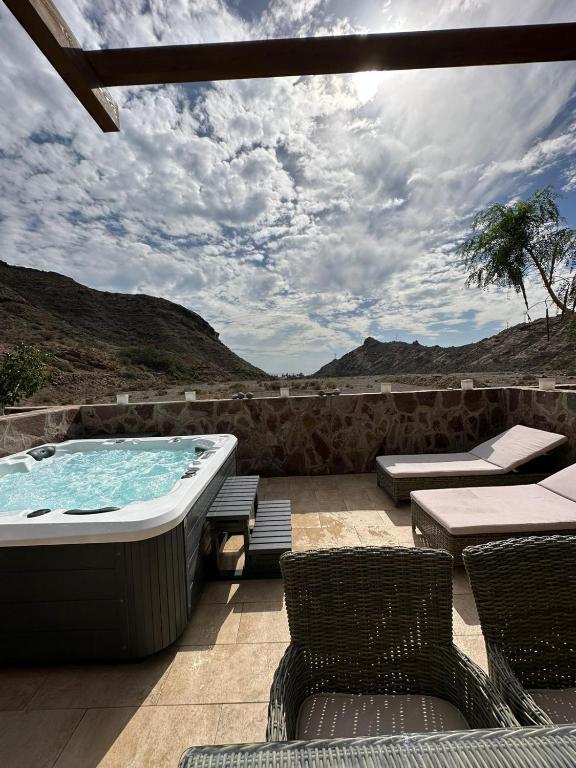 Amazing cozy Villa Hugo Tauro with Jacuzzi, Pool, Wi-Fi — 5