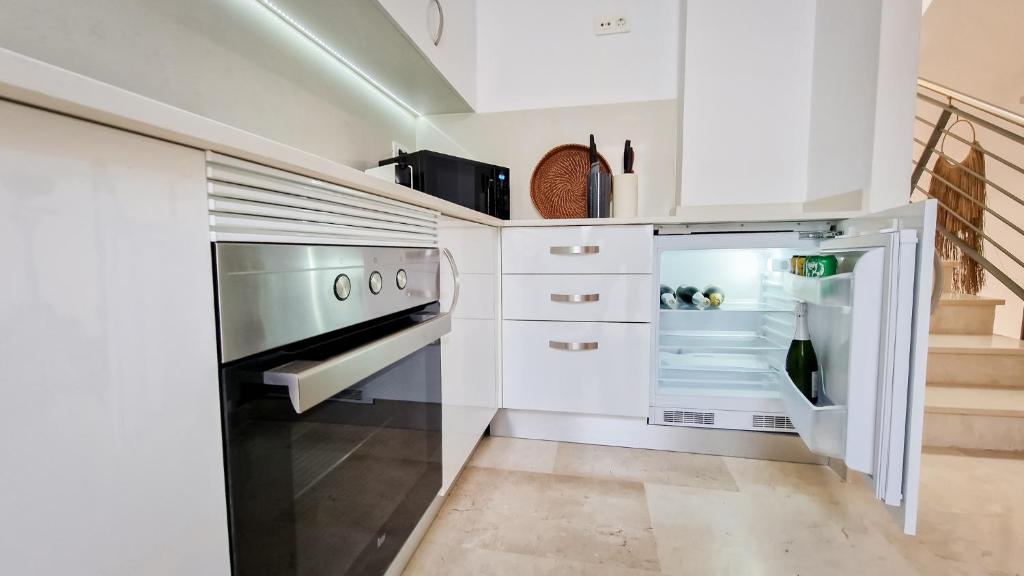 Amazing cozy Villa Hugo Tauro with Jacuzzi, Pool, Wi-Fi — 8