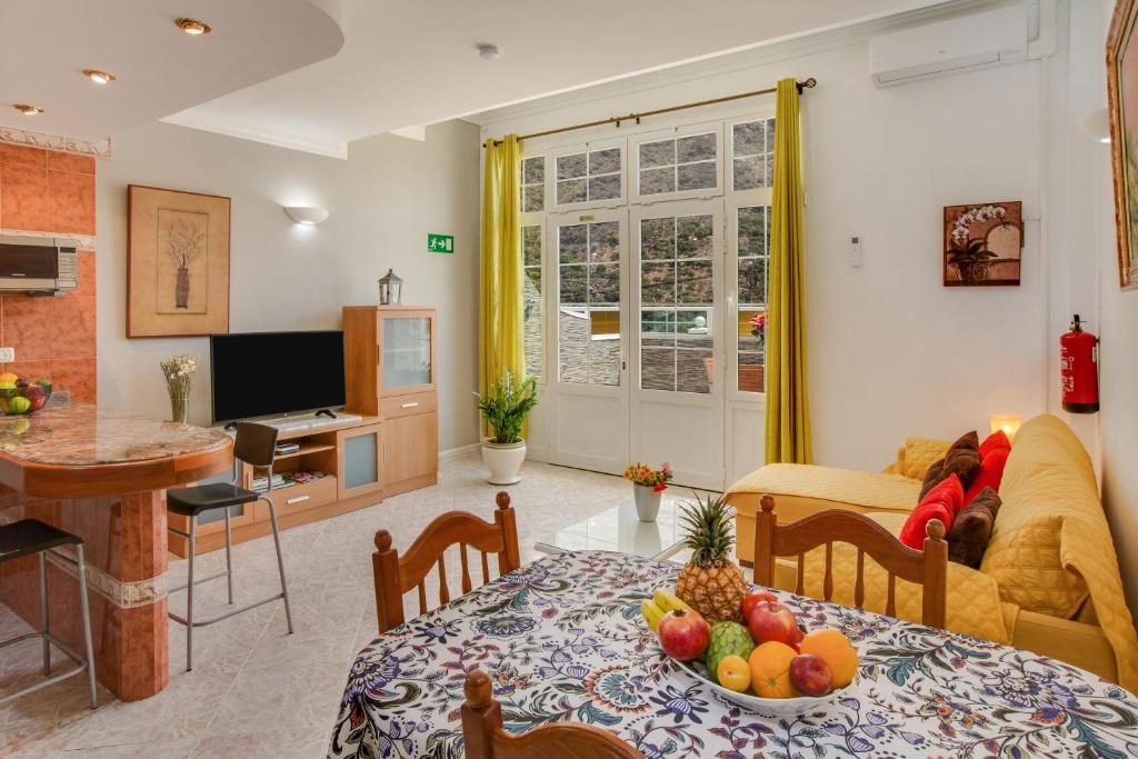 Apartamento 'Casa Paco' con vistas a la montaña, Wi-Fi rápido, aire acondicionado y terraza — 7