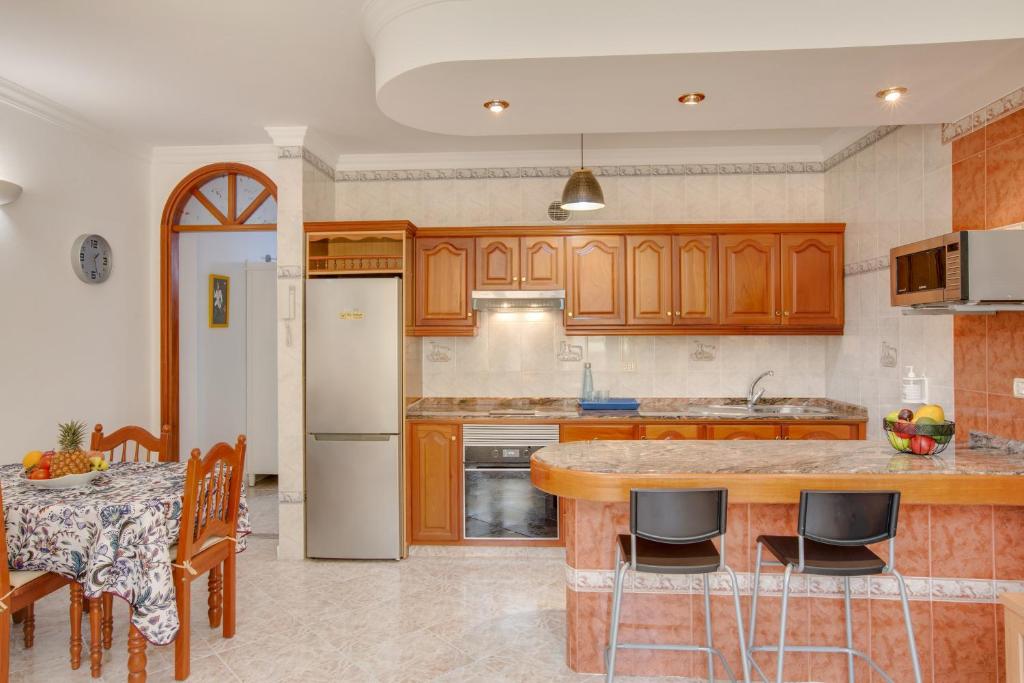 Apartamento 'Casa Paco' con vistas a la montaña, Wi-Fi rápido, aire acondicionado y terraza — 8