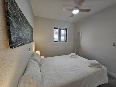 Apartamento con Vistas al Mar • A Pocos Minutos a Pie de la Playa — 1