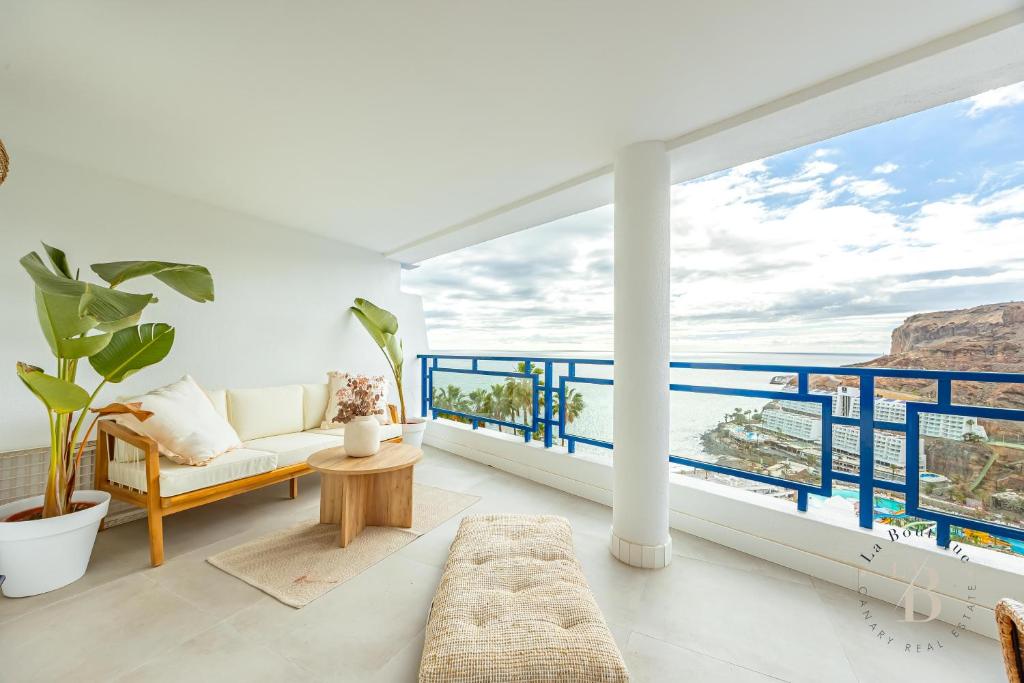 ¡Apartamento de diseño moderno con gran terraza y vistas al mar! — 6