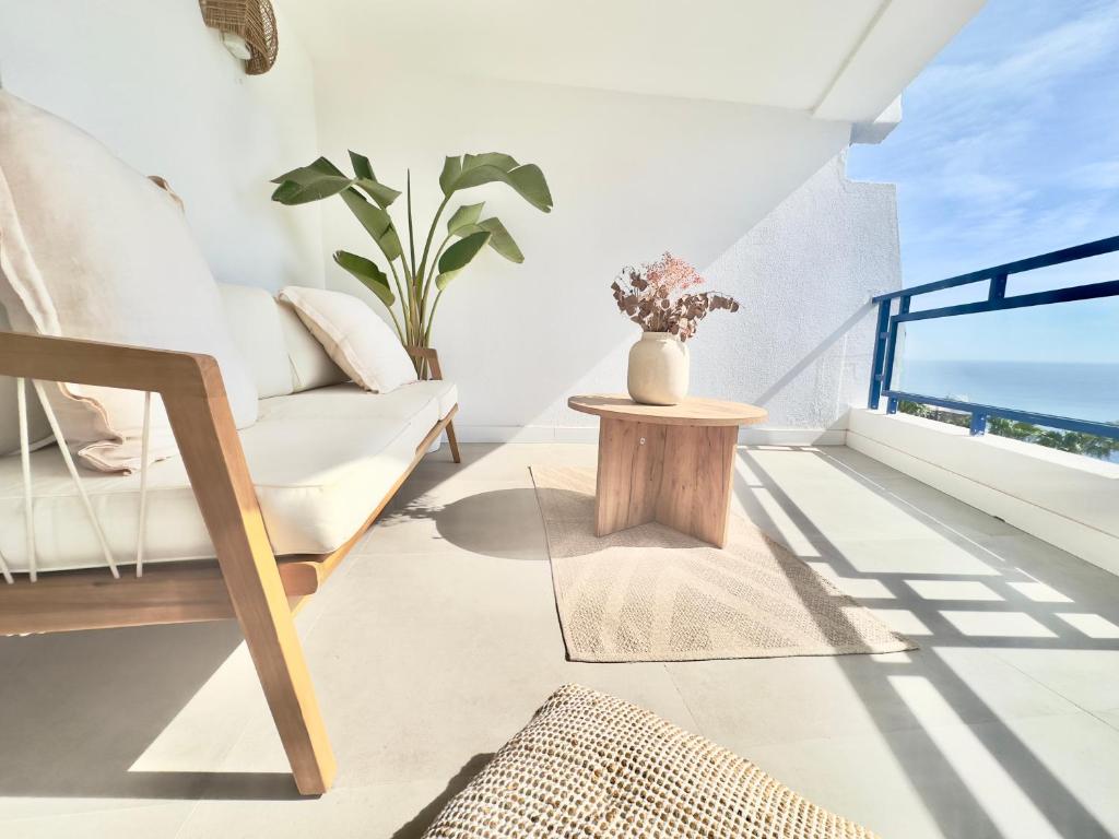 ¡Apartamento de diseño moderno con gran terraza y vistas al mar! — 7
