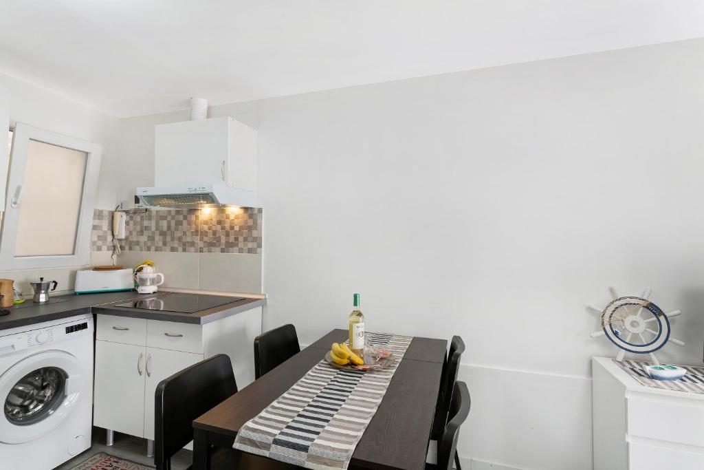 Apartamento de vacaciones 'Bungalow Josephin' con piscina compartida, terraza privada y Wi-Fi — 2