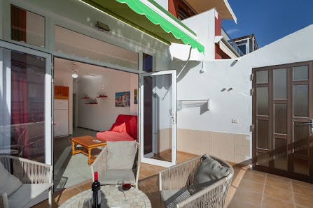 Apartamento de vacaciones 'Los Angeles 1' con vistas al mar, terraza compartida y Wi-Fi — 2
