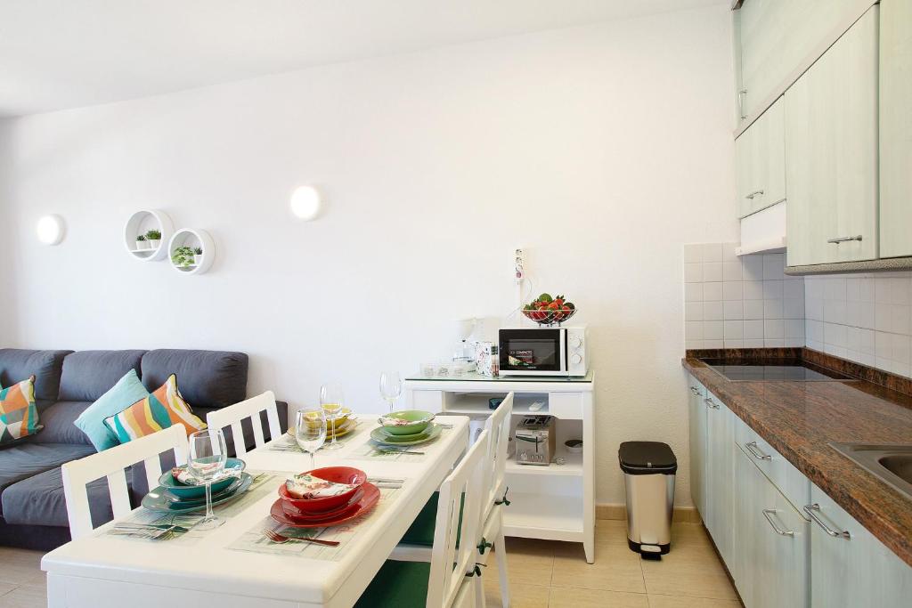 Apartamento de vacaciones 'Paraíso Taurito' con vistas al mar, terraza, piscina compartida y Wi-Fi — 9