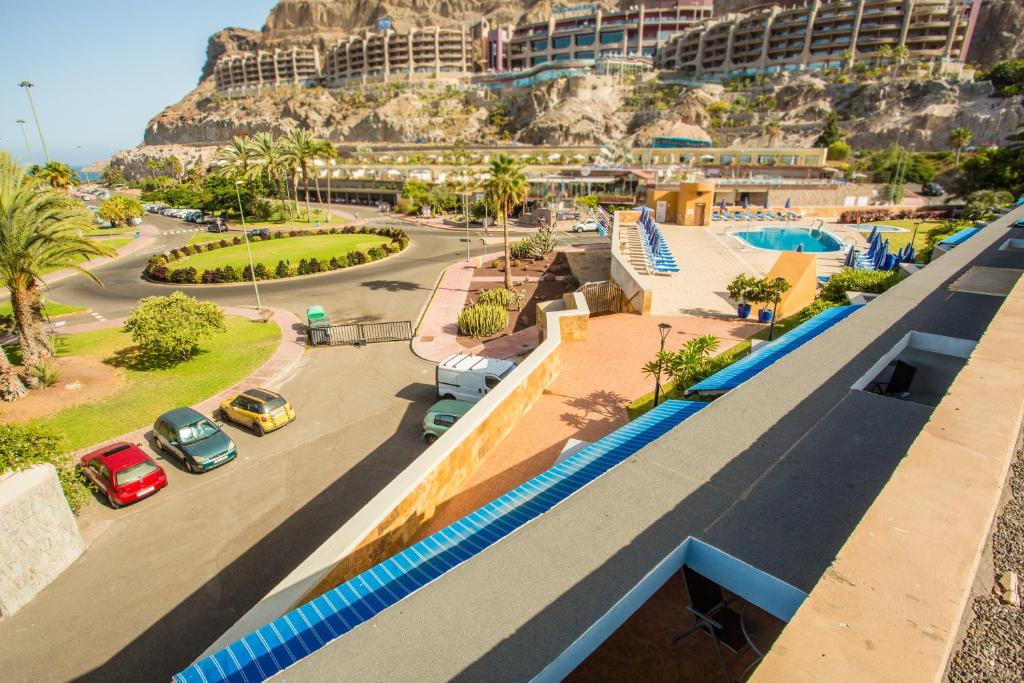 Apartamentos Amadores Beach — 9