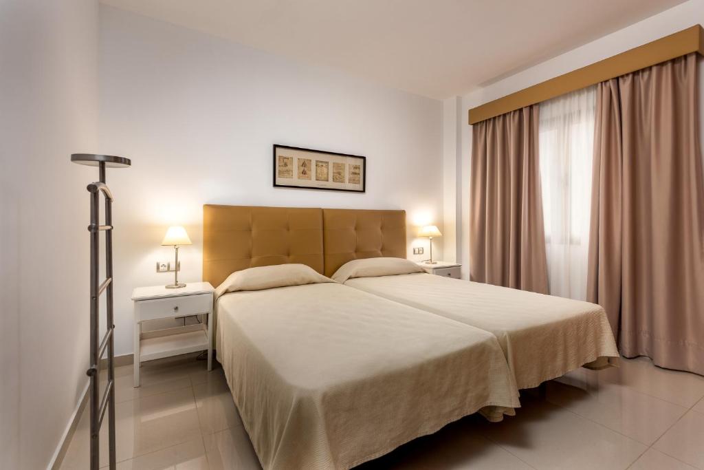 Apartamentos Las Palmeras — 6