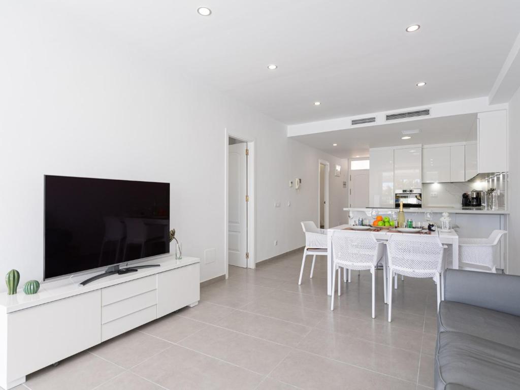 Apartment in Playa de Mogán with Sea Views — 10