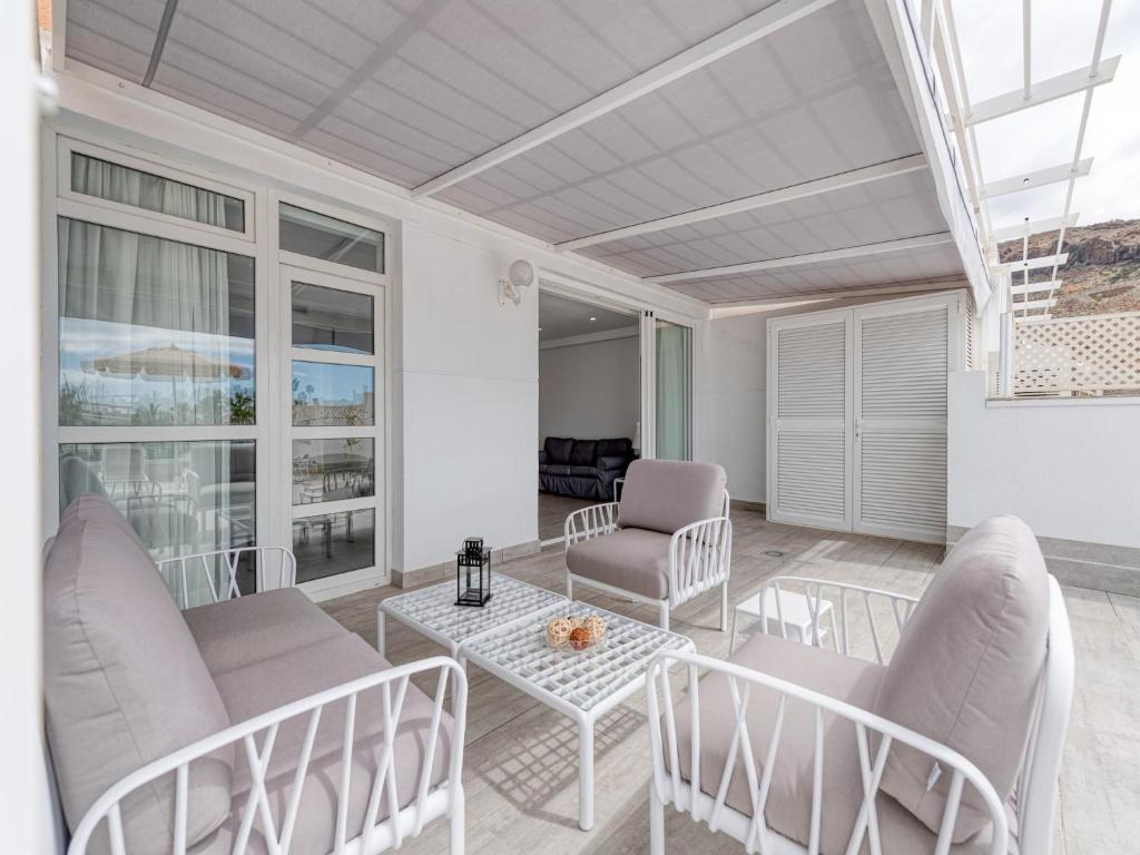 Apartment in Playa de Mogán with Sea Views — 4