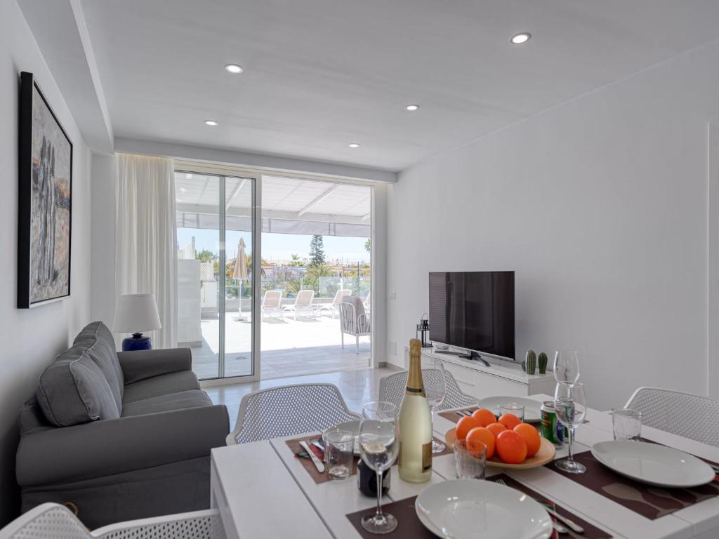 Apartment in Playa de Mogán with Sea Views — 7
