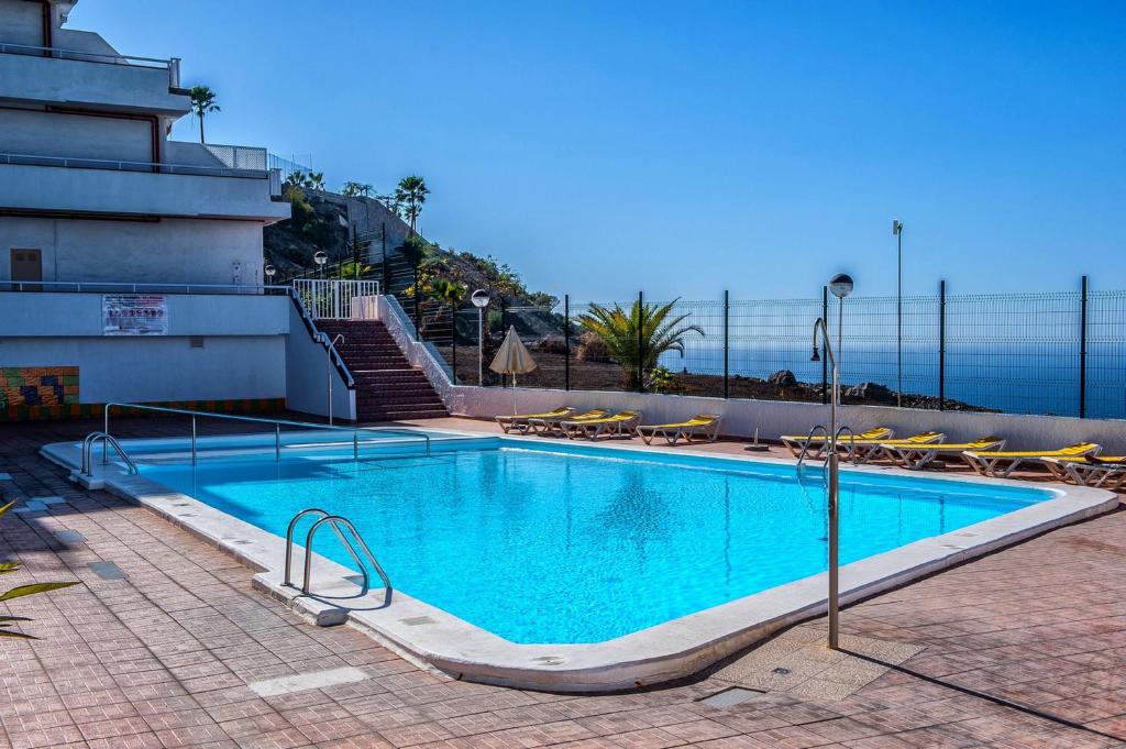 Apartment with big pool and sea view — 2
