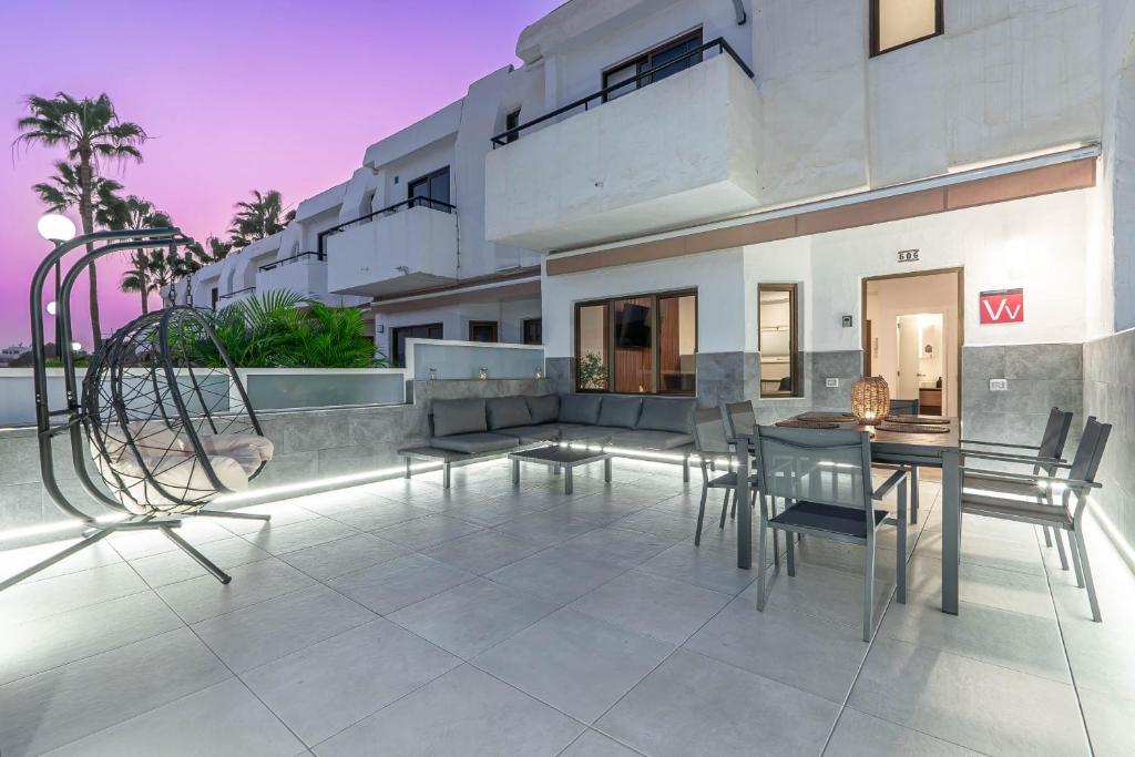 Apartment with heated pool and sea view — 1