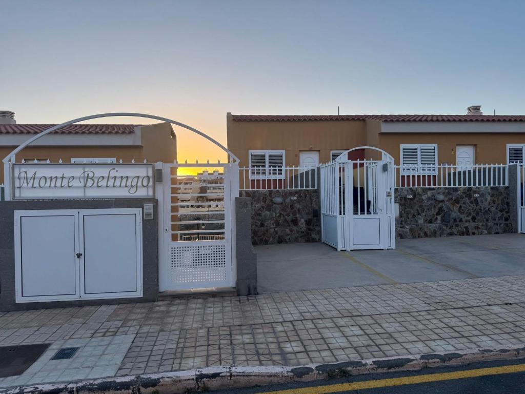 Apartment with view, wifi and pool in Arguineguin - Two-Bedroom Apartment — 1