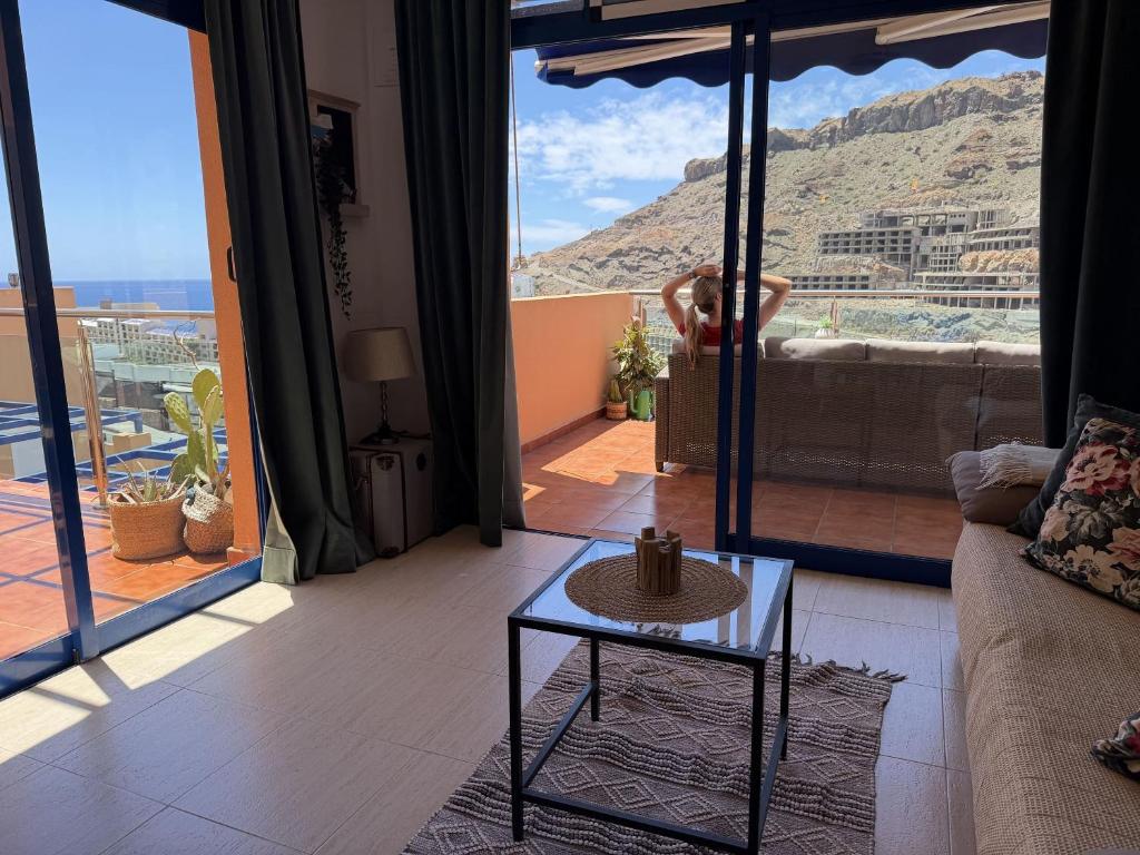 Apartment with views of sea and mountains — 11