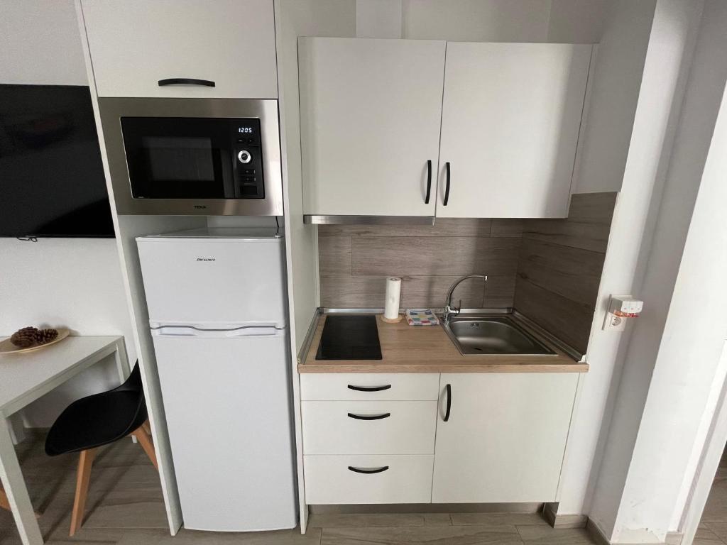 Arguineguin Beach Lux Solarium Petite — 11