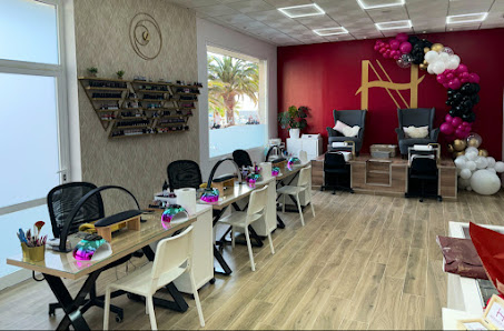 Ariadna Beauty - Salón de Belleza, Manicura, Pedicura, Spa capilar, Masaje, Cejas y pestañas, Depilación — 1