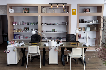 Ariadna Beauty - Salón de Belleza, Manicura, Pedicura, Spa capilar, Masaje, Cejas y pestañas, Depilación — 5