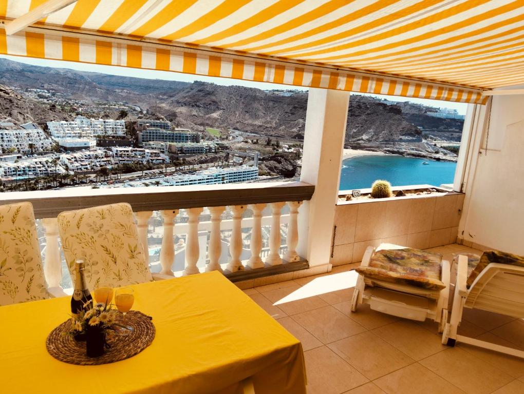 Artemisa Penthouse - Monsenor Apts — 2