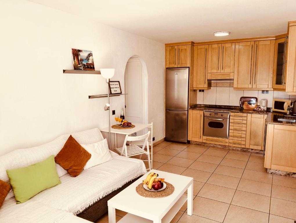 Artemisa Penthouse - Monsenor Apts — 4