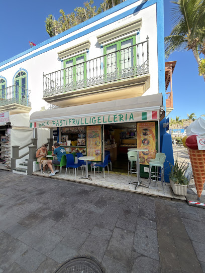 Bacio Pastifrulligelleria Heladeria