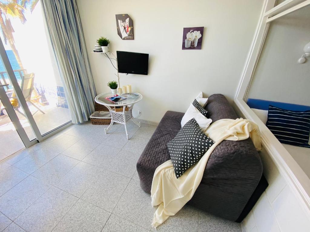 Beach Apartment by SunHousesCanarias — 11