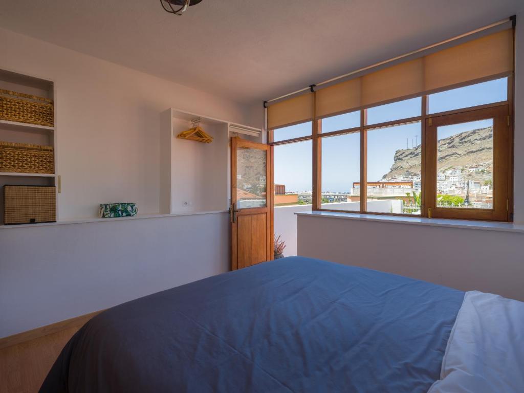 Beautiful beach house in traditional Canarian style — 10
