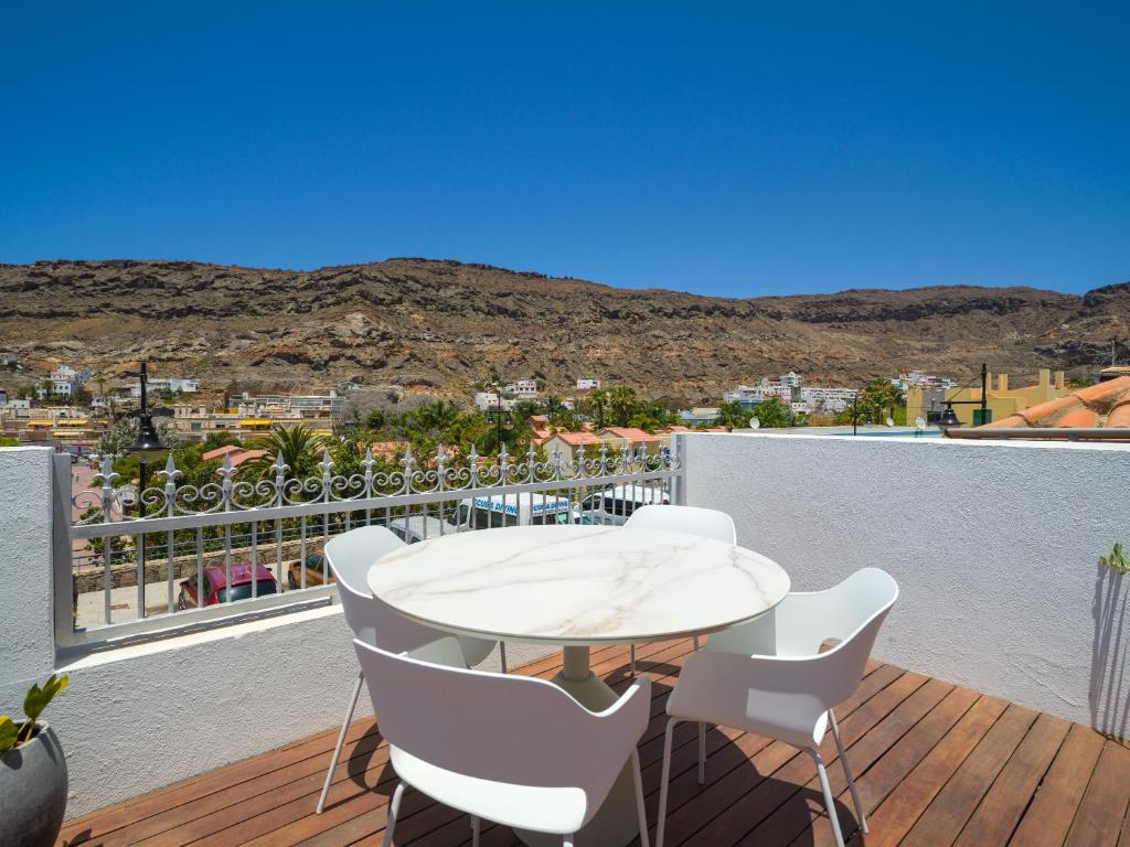 Beautiful beach house in traditional Canarian style — 11