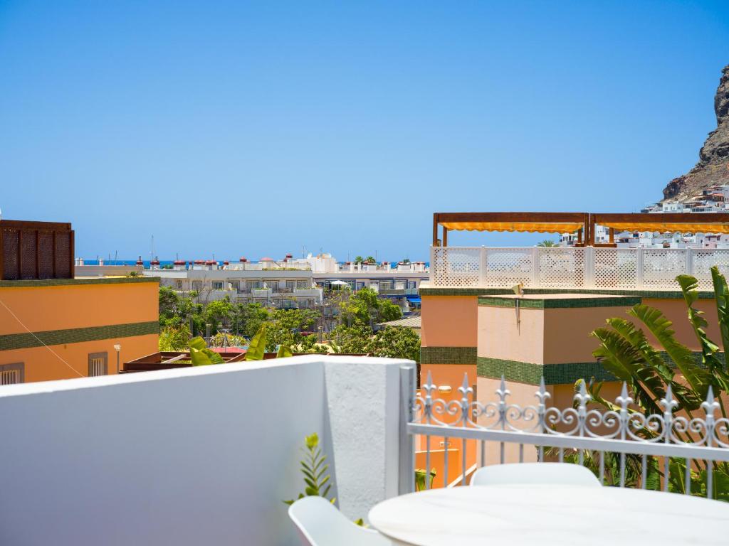 Beautiful beach house in traditional Canarian style — 5