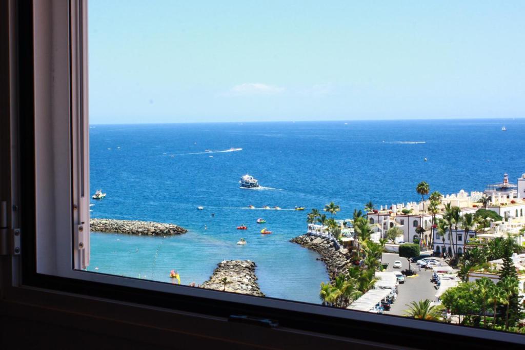Bella Vista Sun Club — 9
