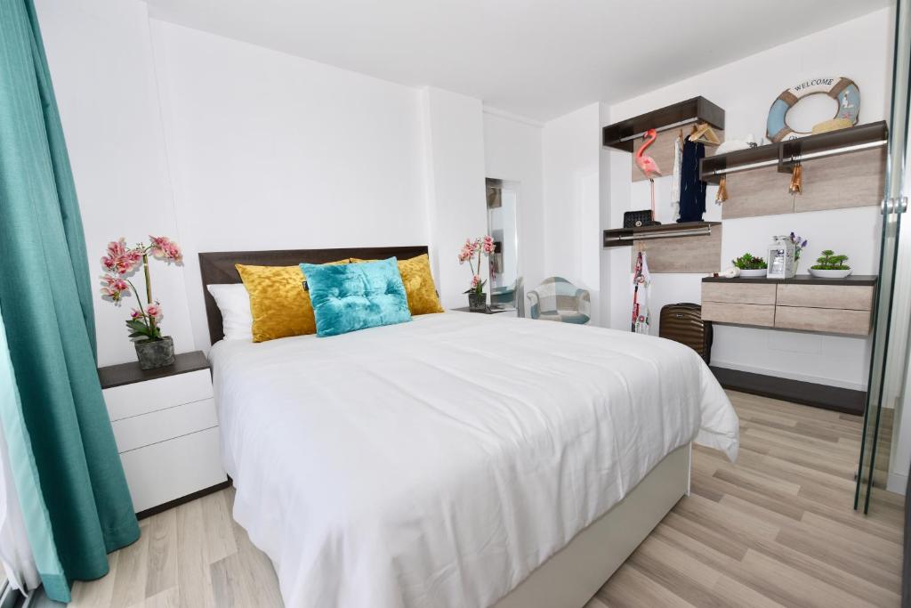 Beyond Amadores Suite Nº4 — 9