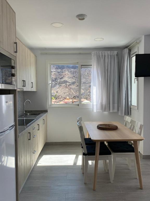 Billy's Marina 360 with pool access — 10