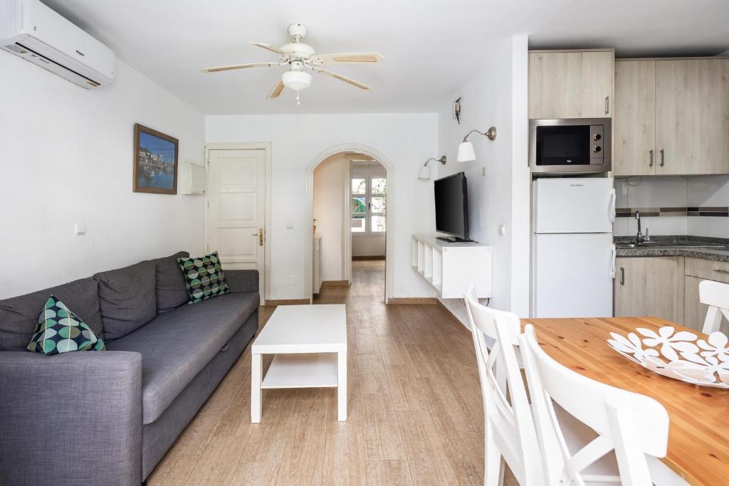 Billy's Puerto de Mogán Apartments by LIVVO — 8