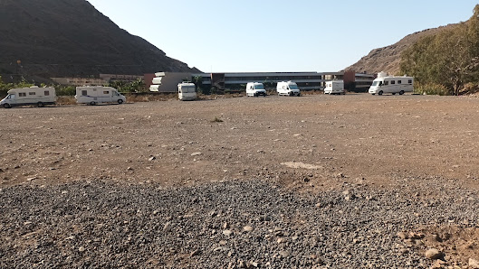 Camper caravana free parking 72h — 1