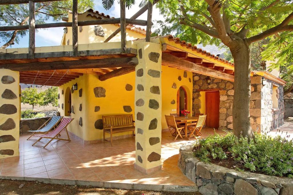 Casa de campo "Finca Los Dioses" en plena naturaleza con vistas a la montaña, jardín y terraza — 3