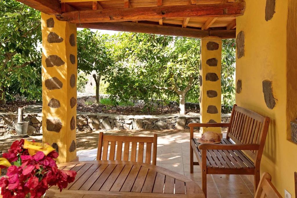 Casa de campo "Finca Los Dioses" en plena naturaleza con vistas a la montaña, jardín y terraza — 4