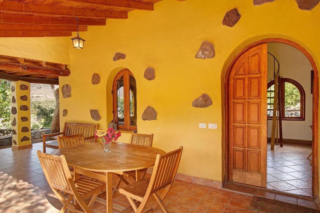 Casa de campo "Finca Los Dioses" en plena naturaleza con vistas a la montaña, jardín y terraza — 5