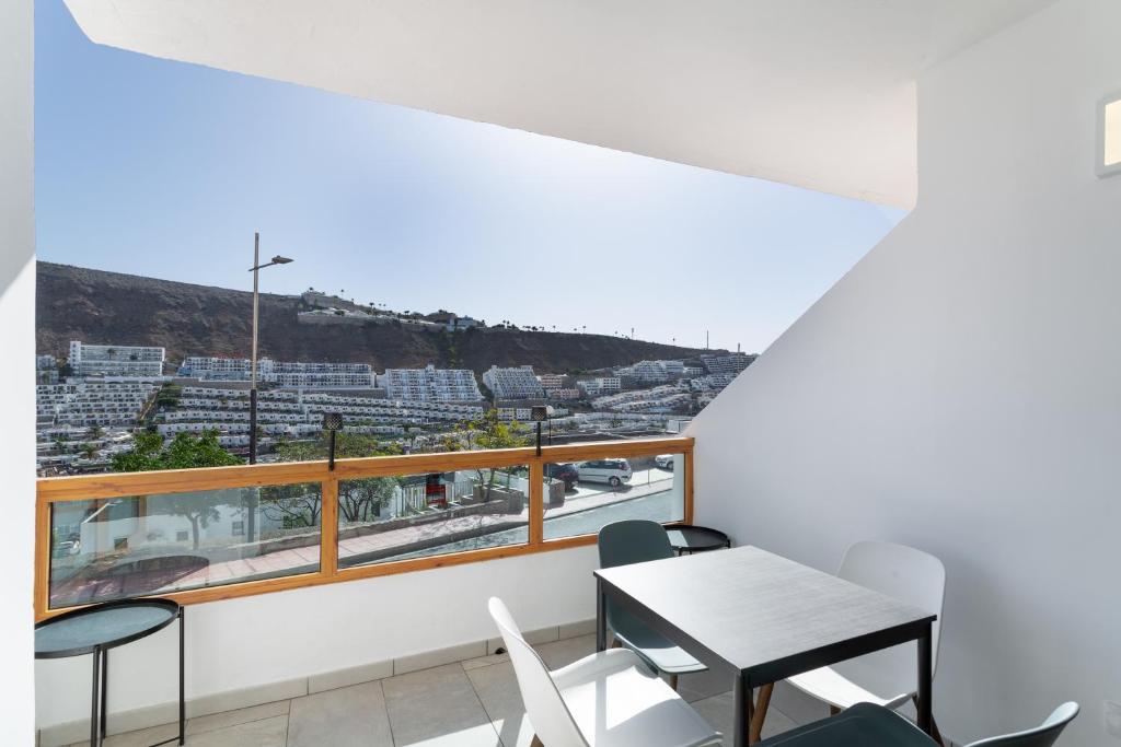 Casa Neale: Vistas al mar, piscina compartida y terraza privada — 1