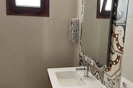 Casa rural con baño adaptado a minusválidos, ¡a 5 min de la playa! — 1