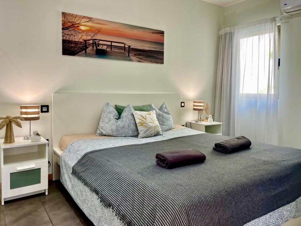 Casa Tucan - two bedrooms, heated pool, city and ocean views — 10