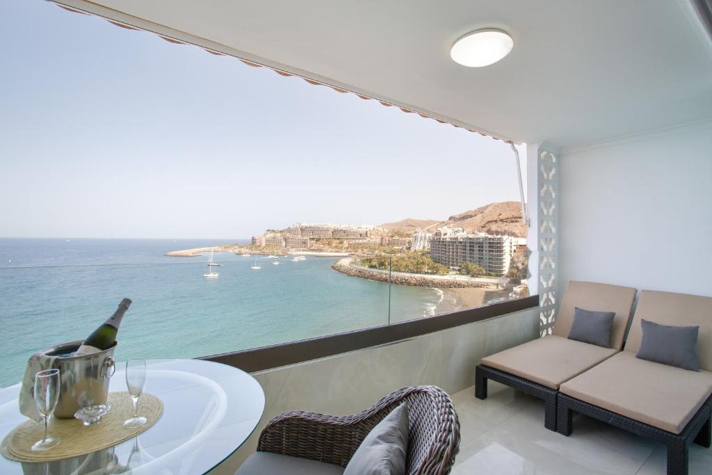 Casa Vacacional 'Seaside Serenity' con Wi-Fi y Aire Acondicionado