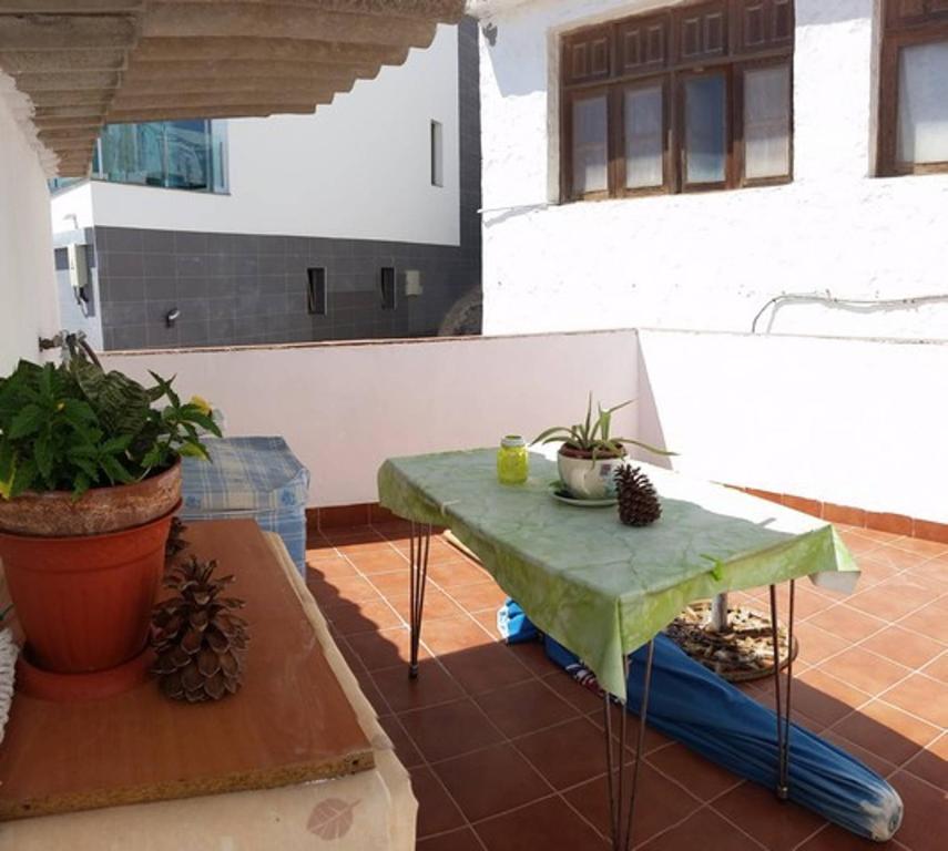 Charming Oceanfront House in Puerto de Mogn, Gran Canaria — 1