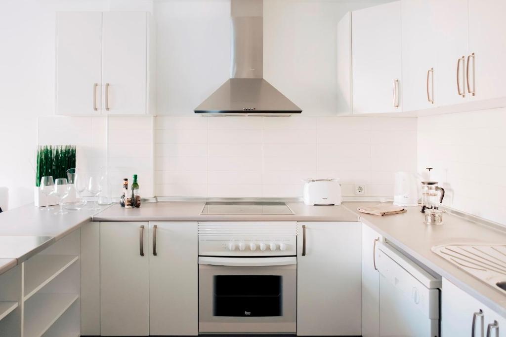 Cornisa Apartments - Apartment with Terrace — 2