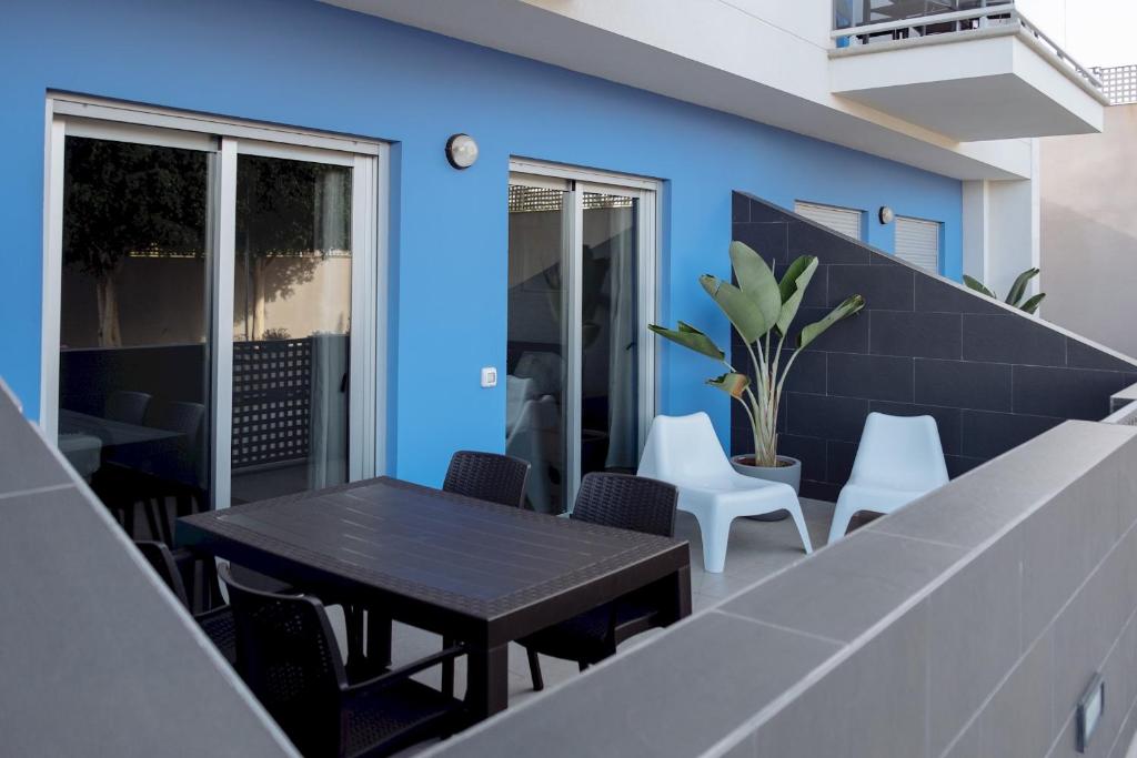 Cornisa Apartments - Apartment with Terrace — 3
