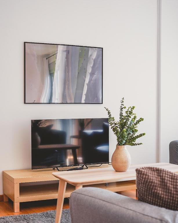 Cornisa Apartments - Apartment with Terrace — 4